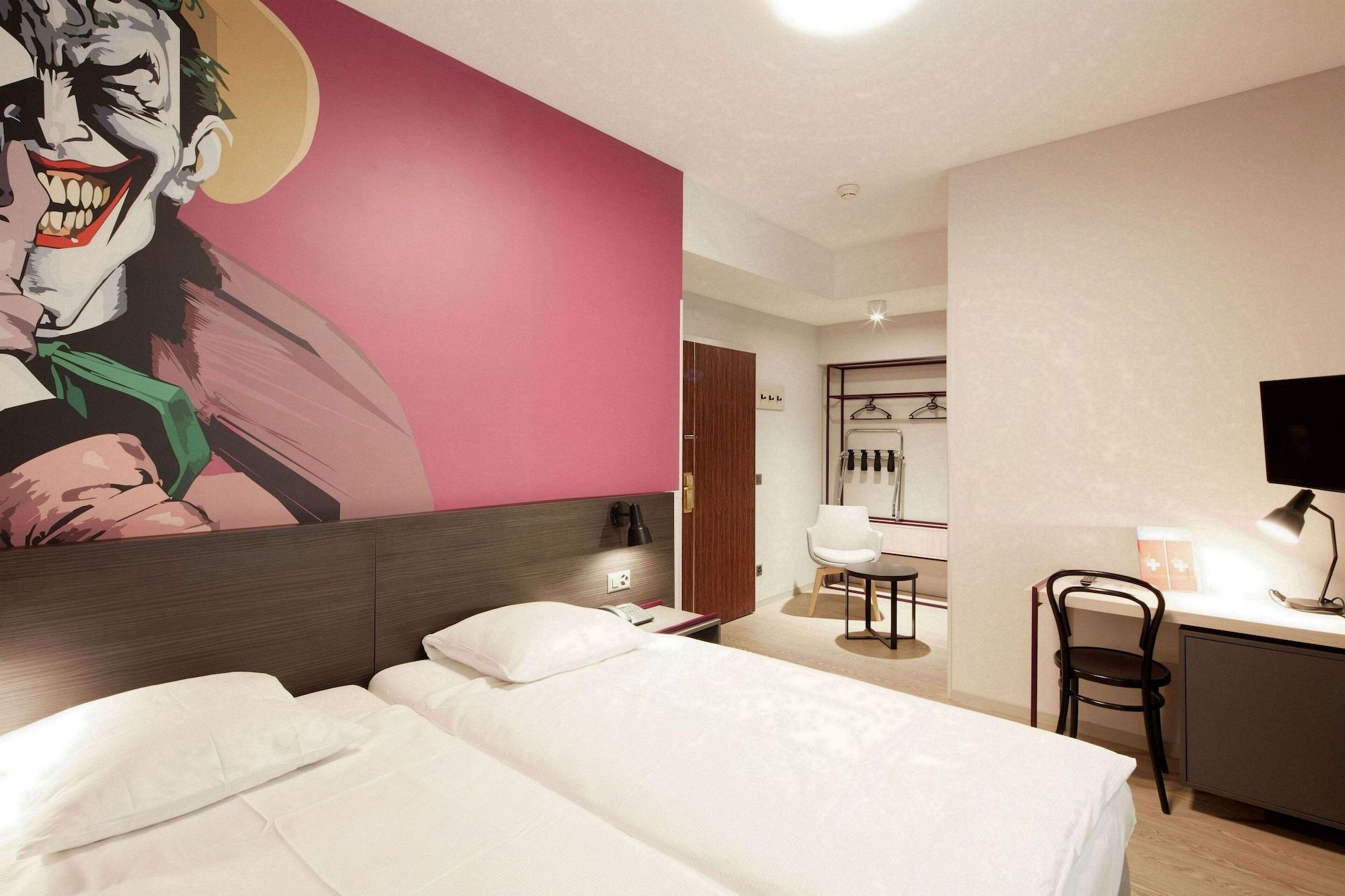 Hotel Crystal Lausanne Exterior photo