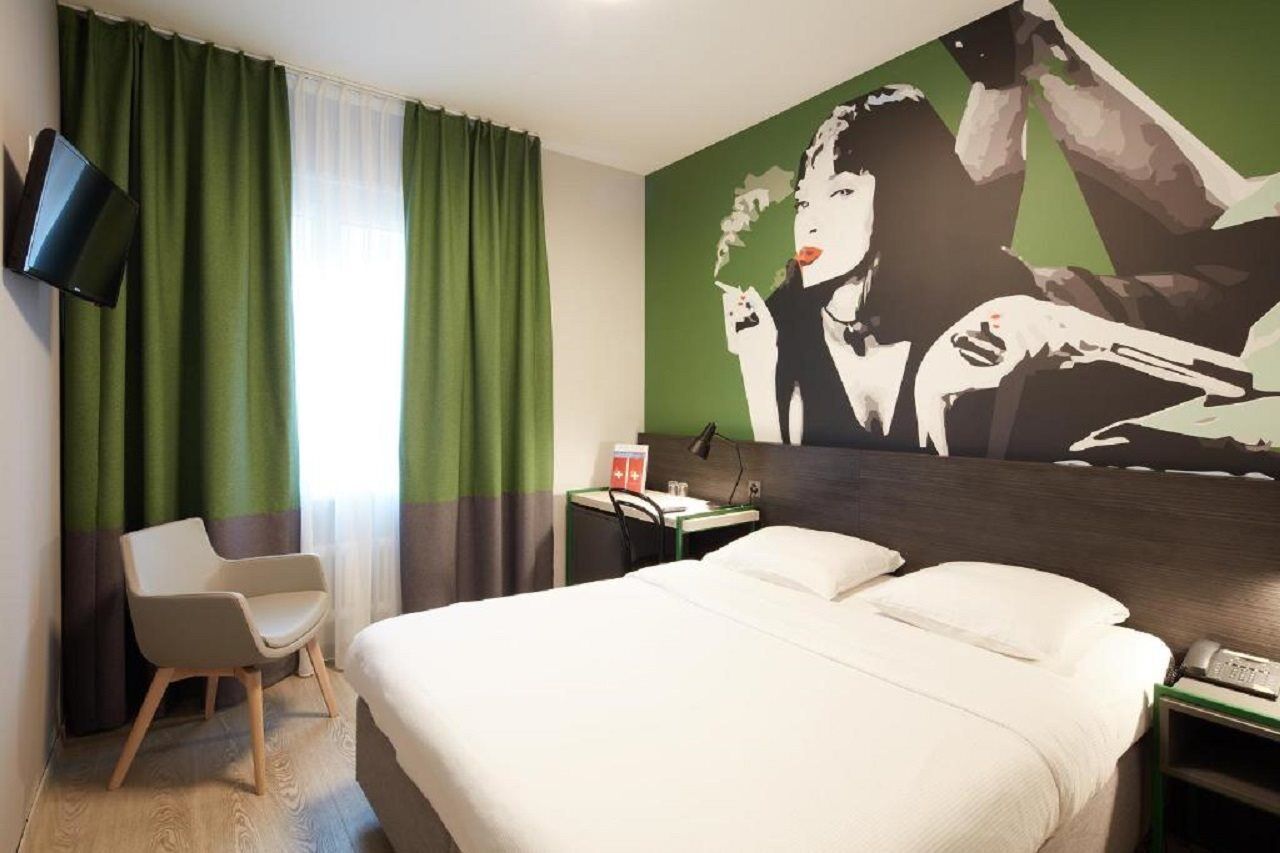 Hotel Crystal Lausanne Exterior photo